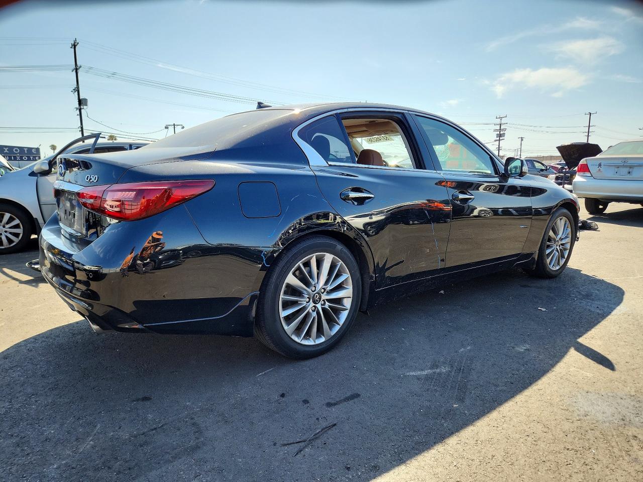 INFINITI Q50 Luxe