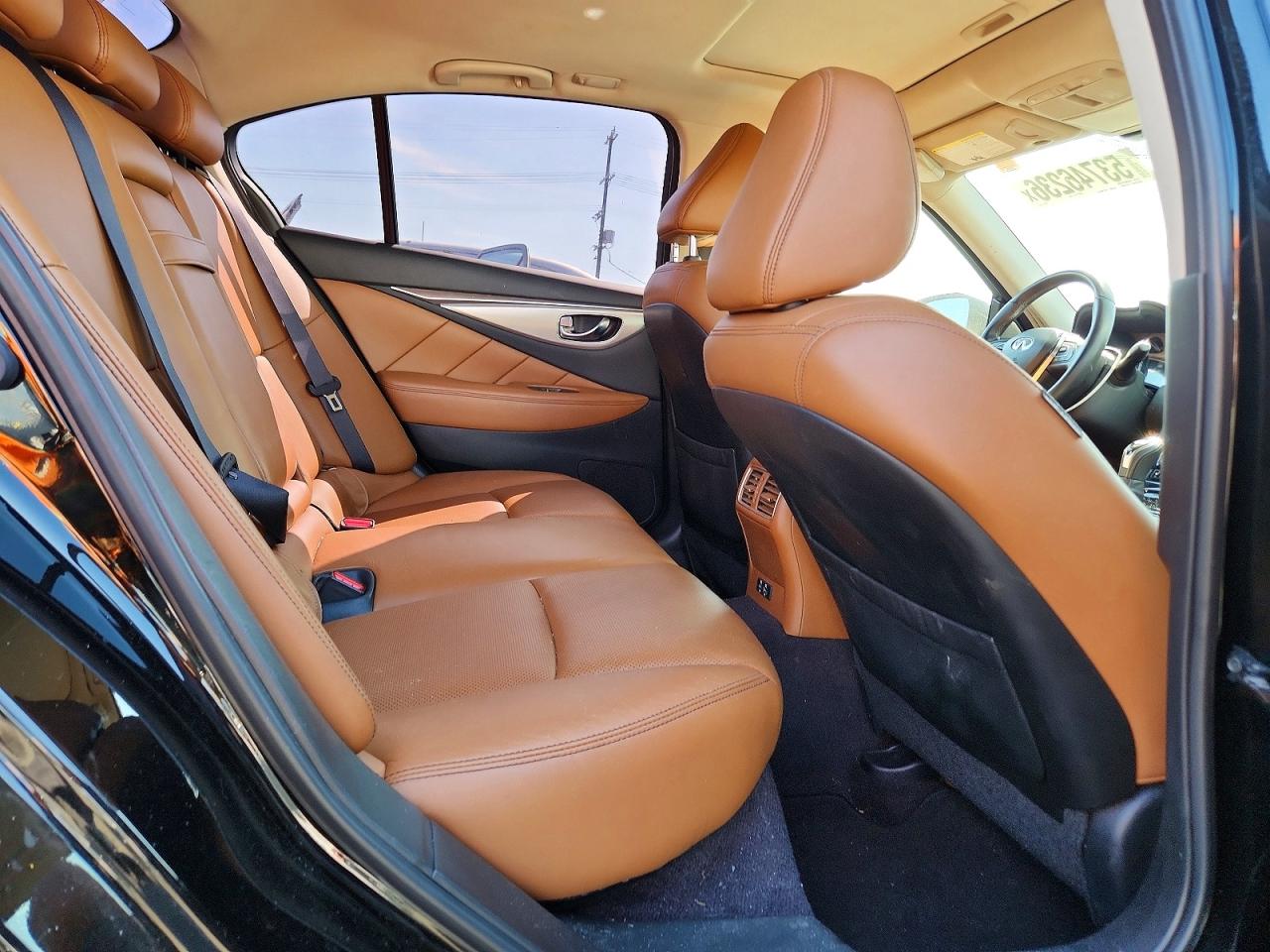 INFINITI Q50 Luxe