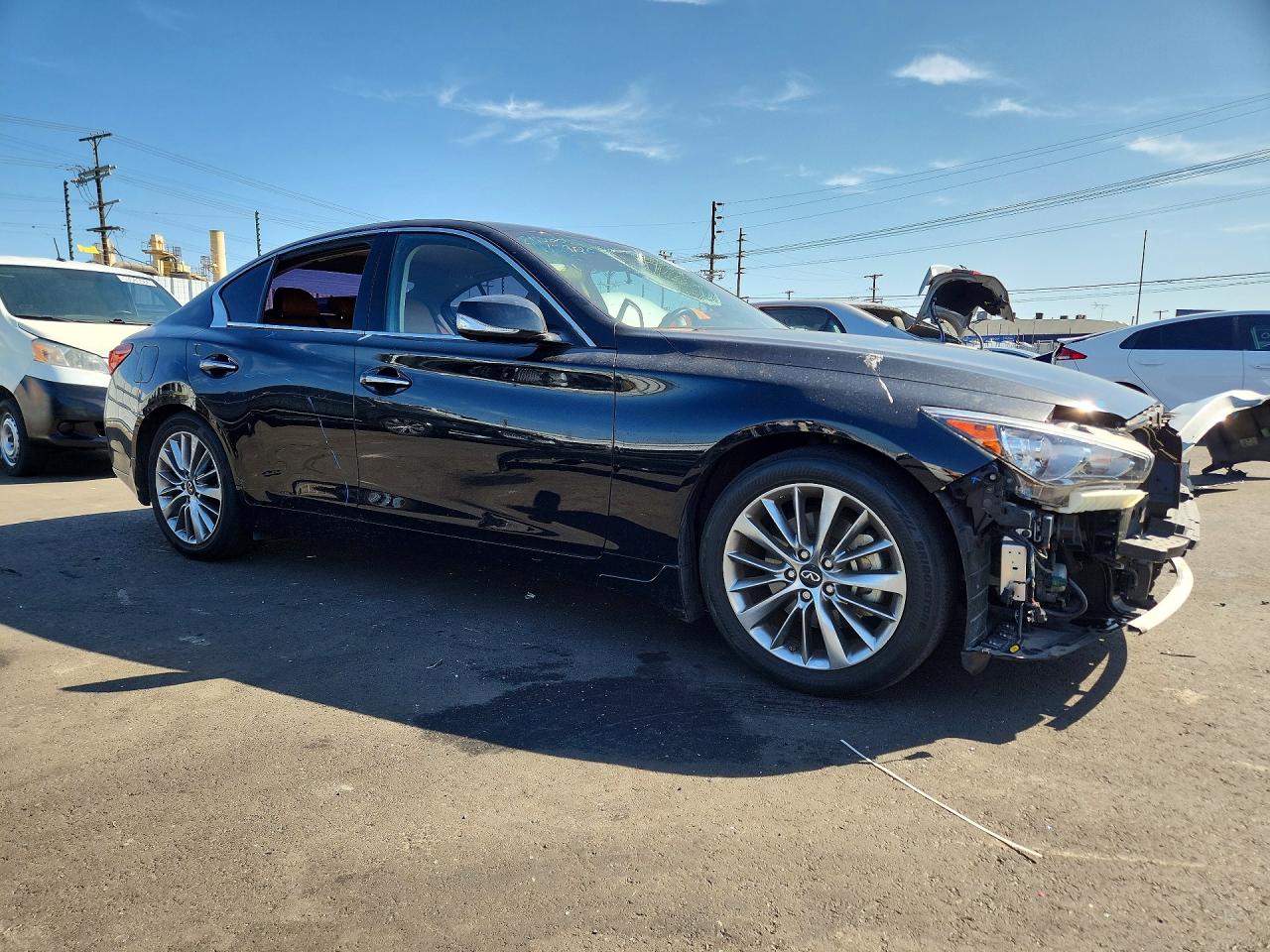 INFINITI Q50 Luxe