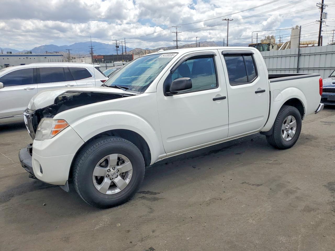 Salvage Nissan Frontier Image