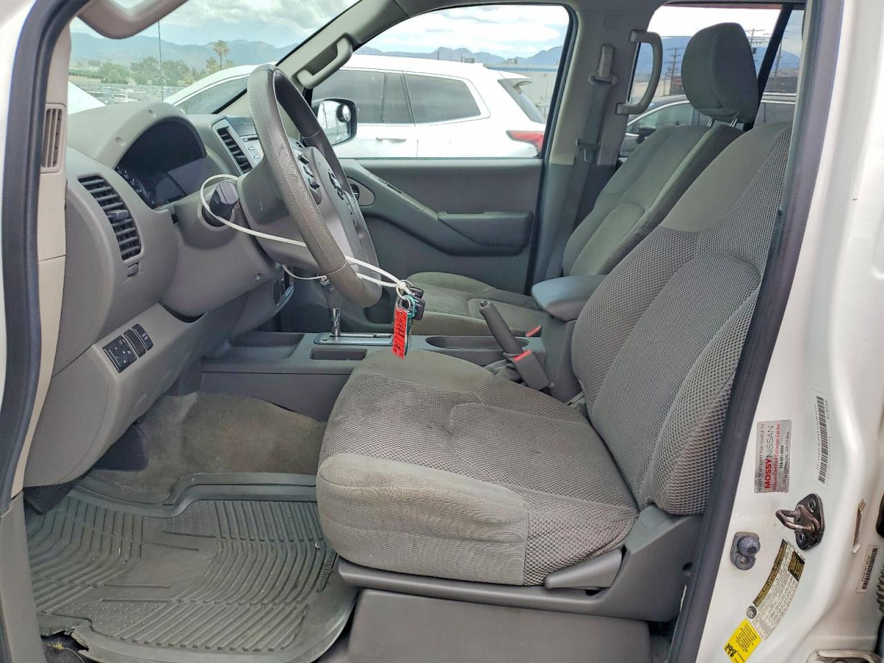 Nissan Frontier S