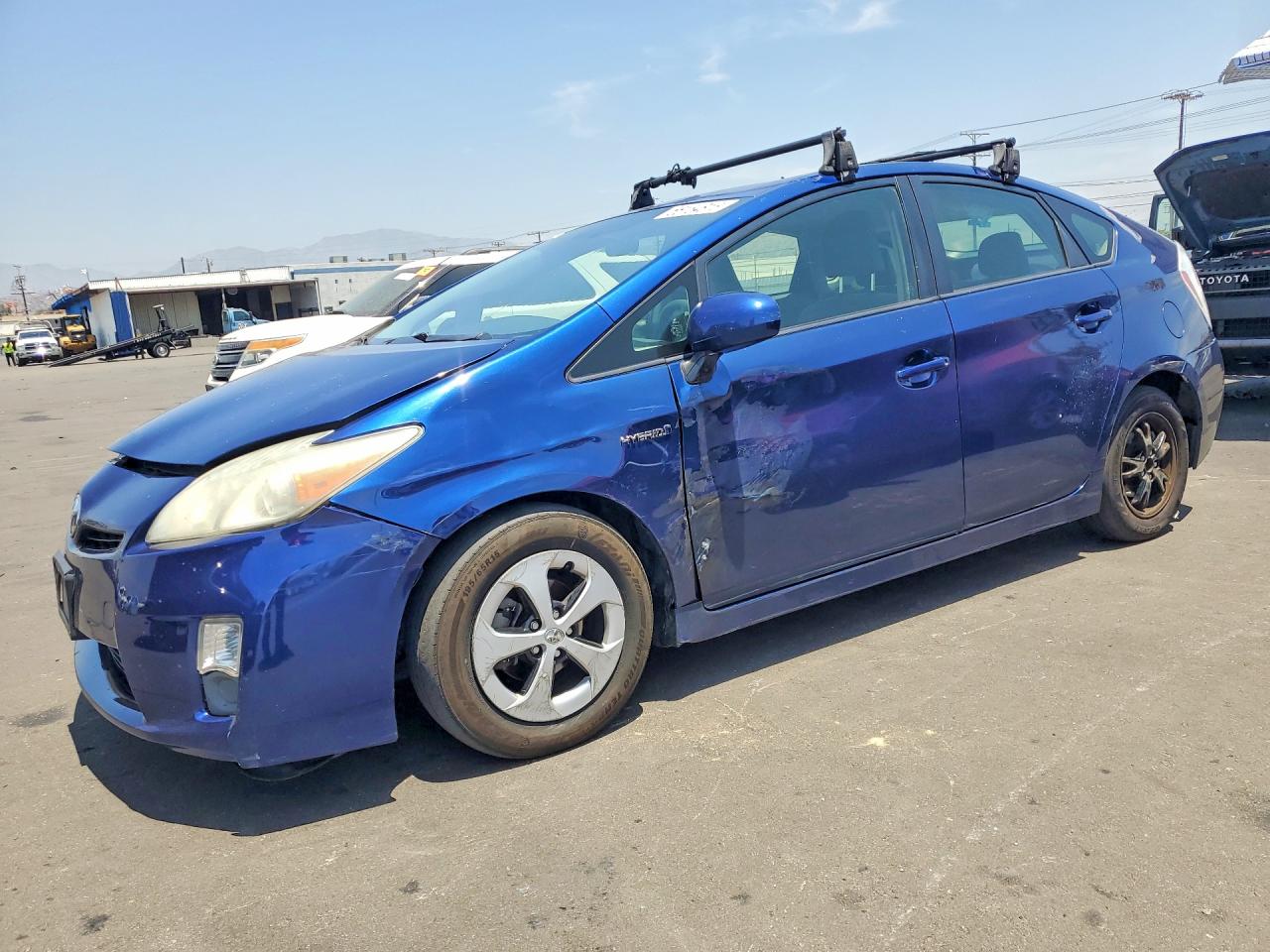 Salvage Toyota Prius Image