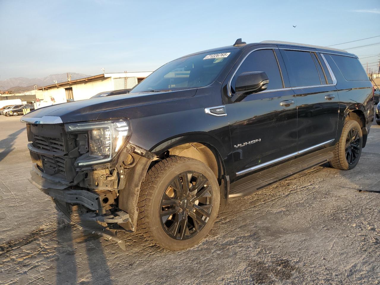 Salvage GMC Yukon Image