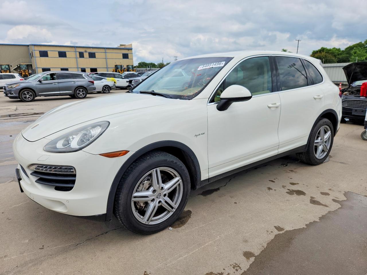Salvage Porsche Cayenne Image