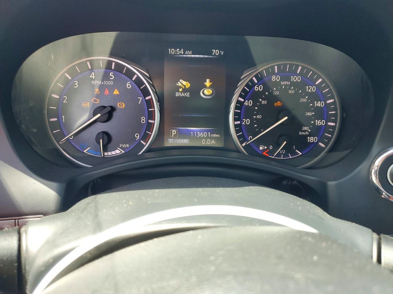 INFINITI Q50 Premium