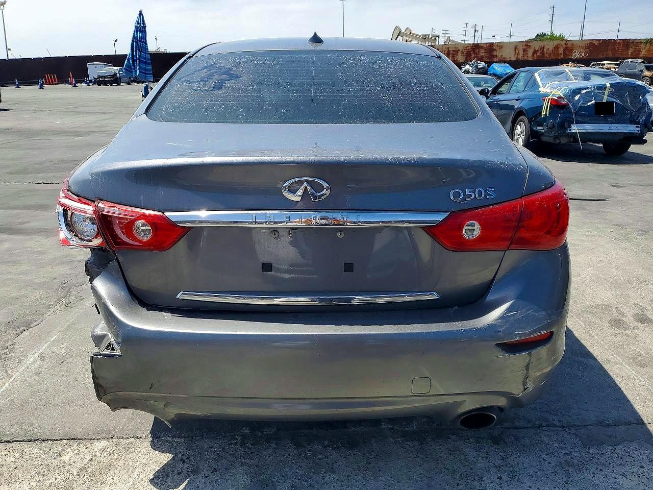 INFINITI Q50 Premium