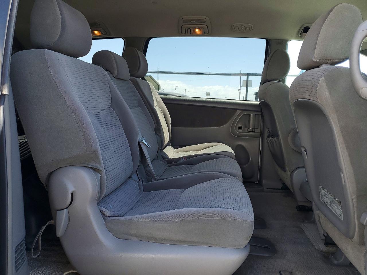 Toyota Sienna Le 8 Passenger
