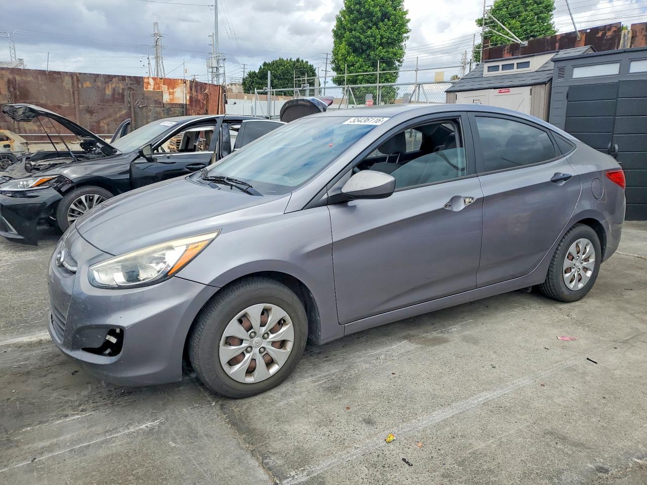 Salvage Hyundai ACCENT Image