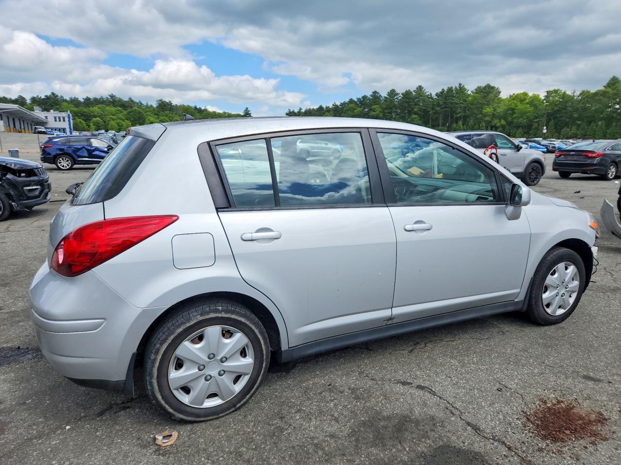 Nissan Versa 1.8 S