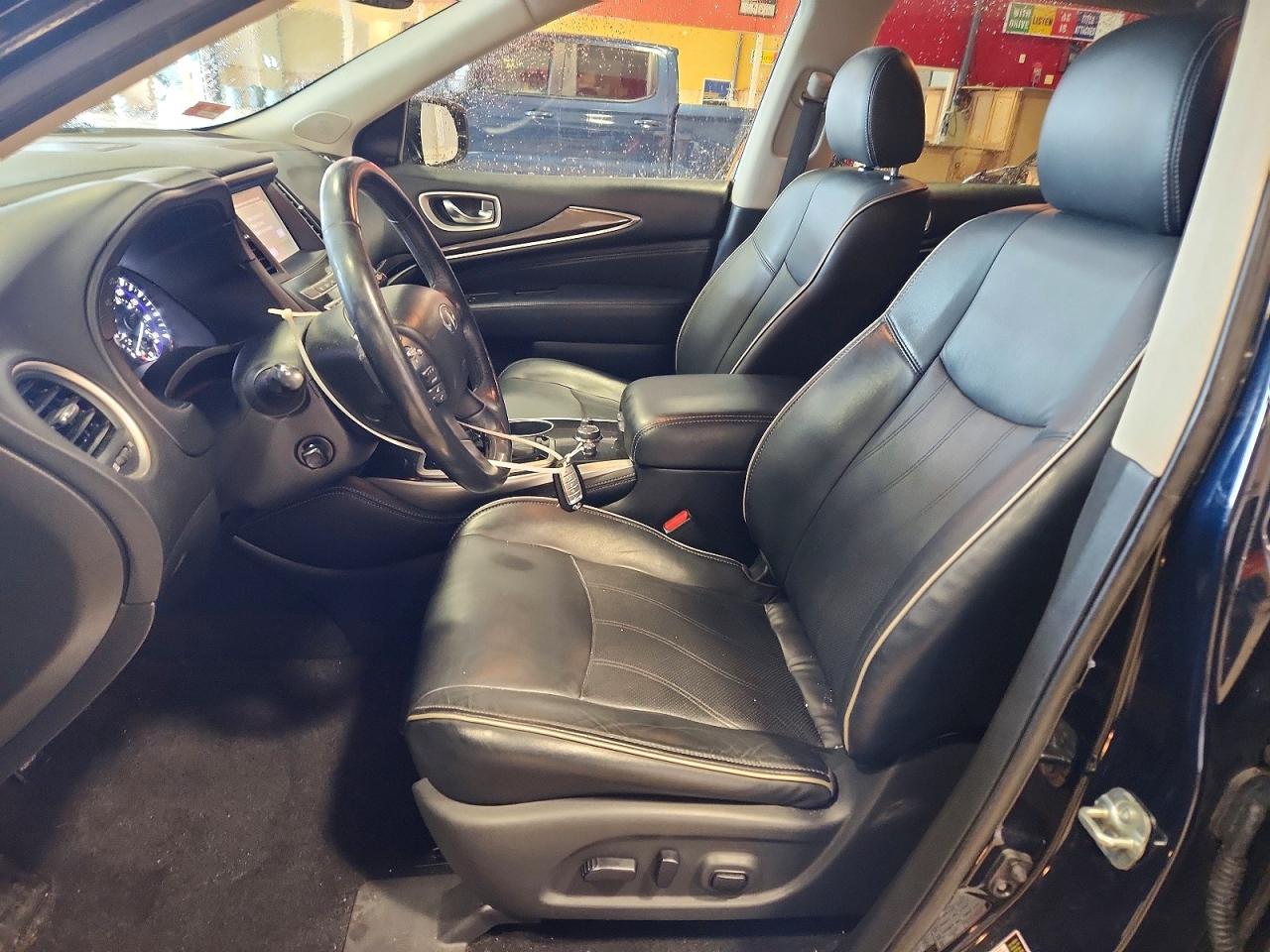 INFINITI Qx Luxe