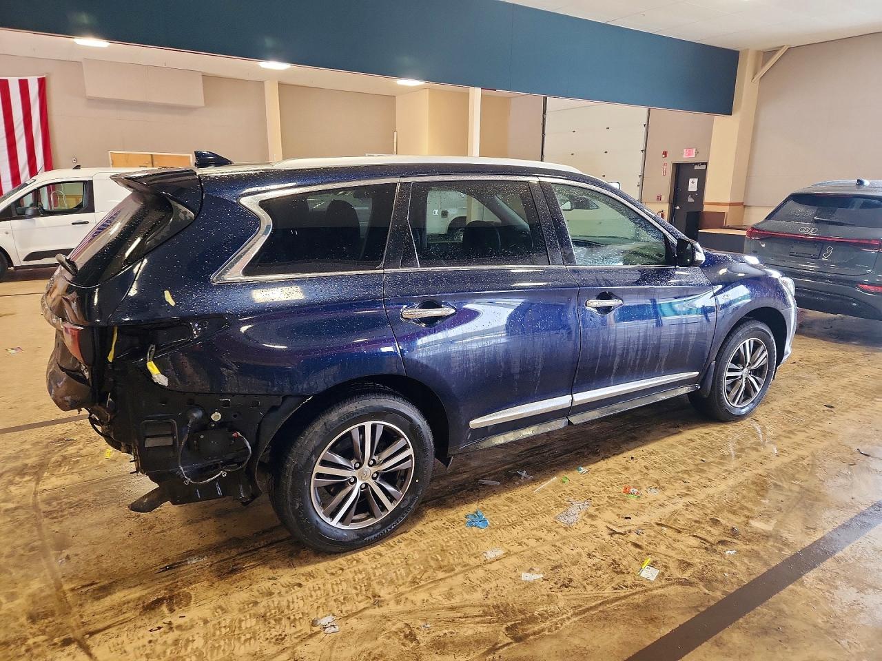 INFINITI Qx Luxe