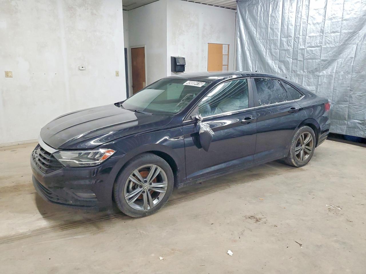 Salvage Volkswagen Jetta Image