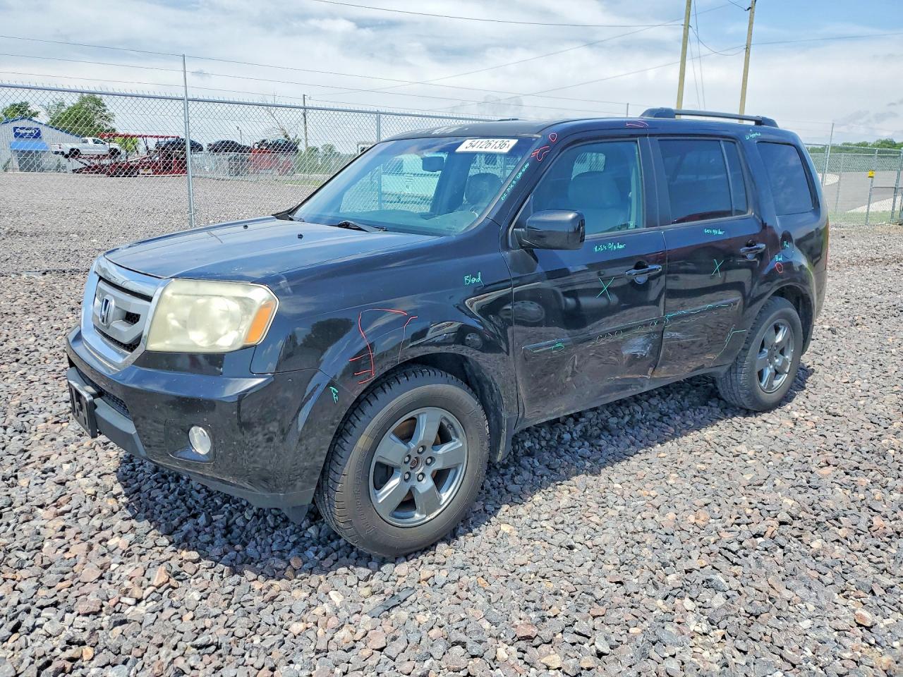 Salvage Honda Pilot Image