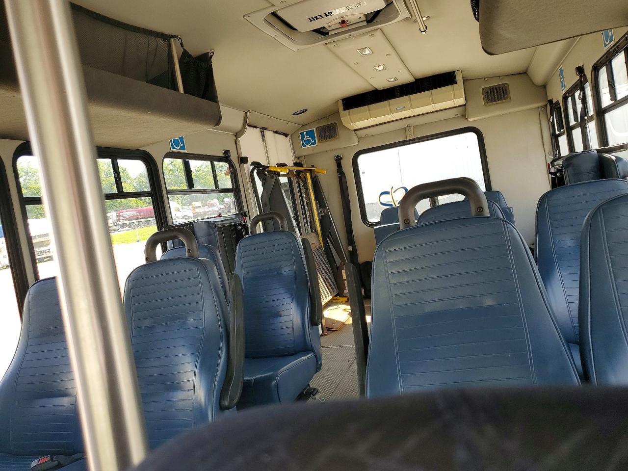 Ford E-450