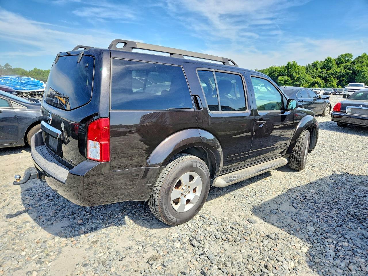 Nissan Pathfinder S
