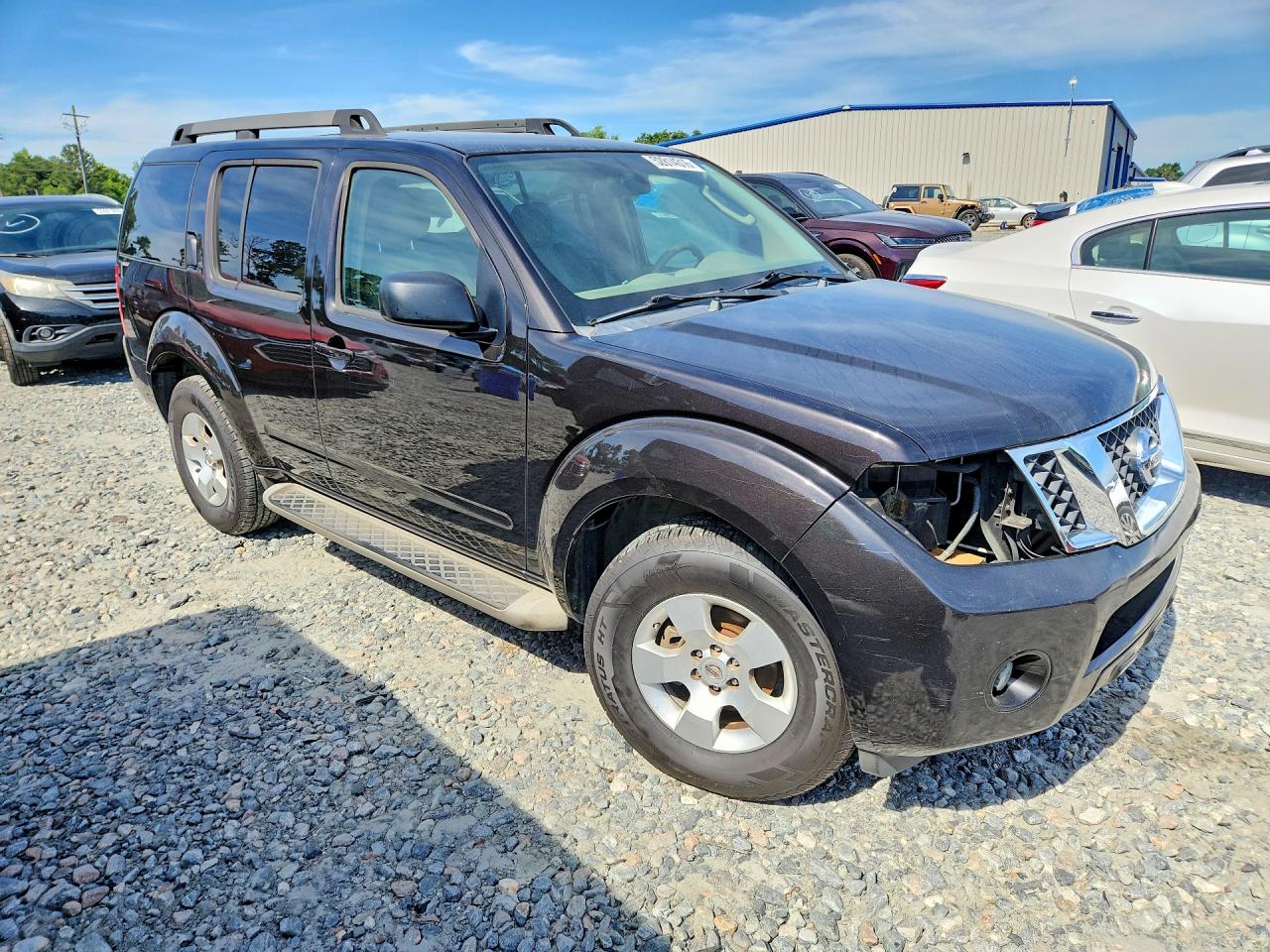Nissan Pathfinder S