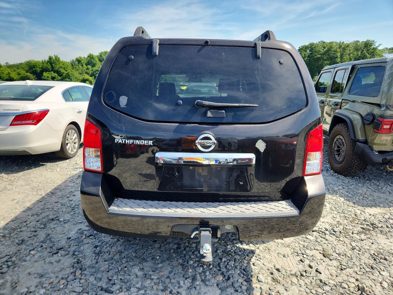 Nissan Pathfinder S