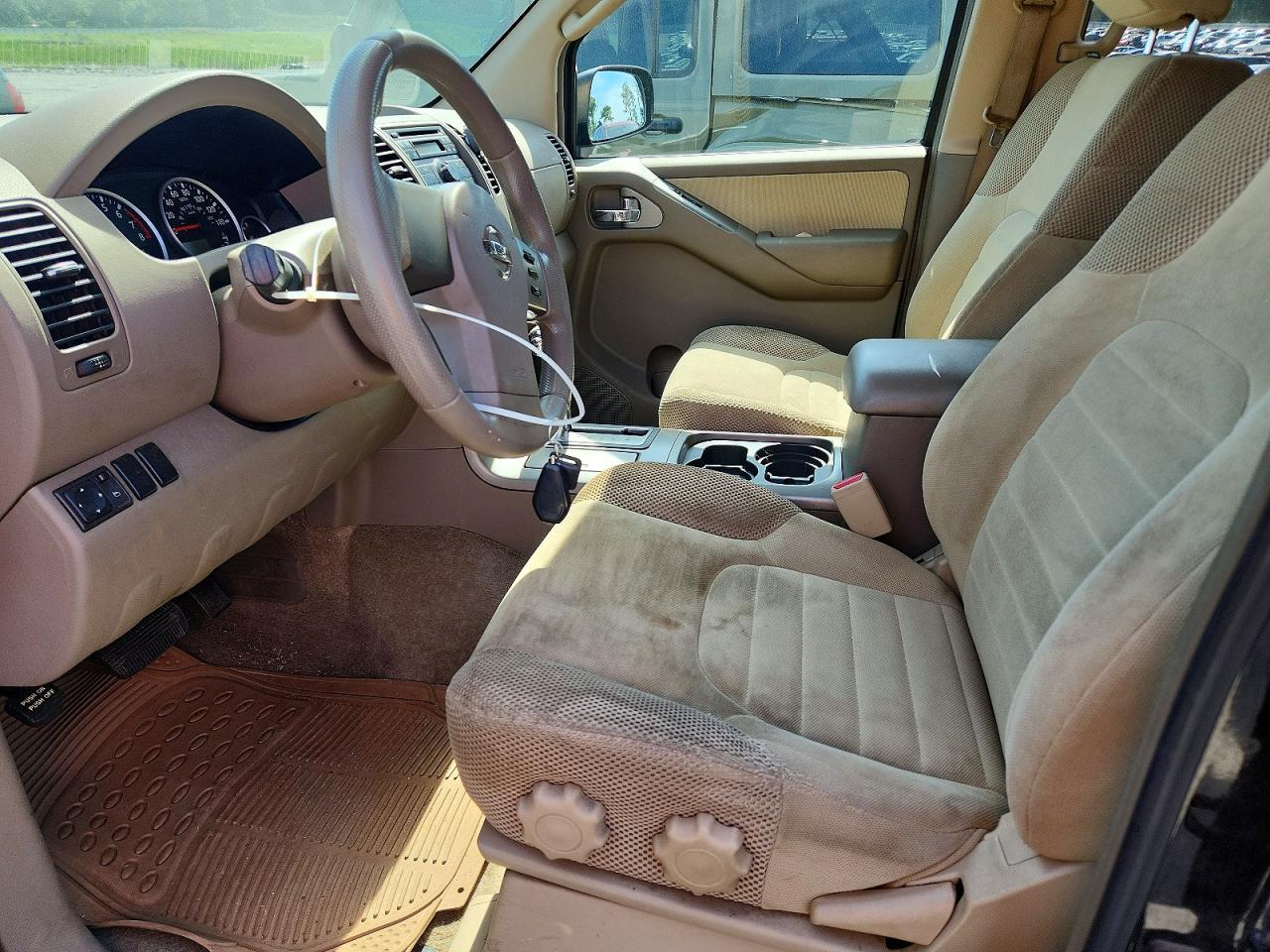 Nissan Pathfinder S