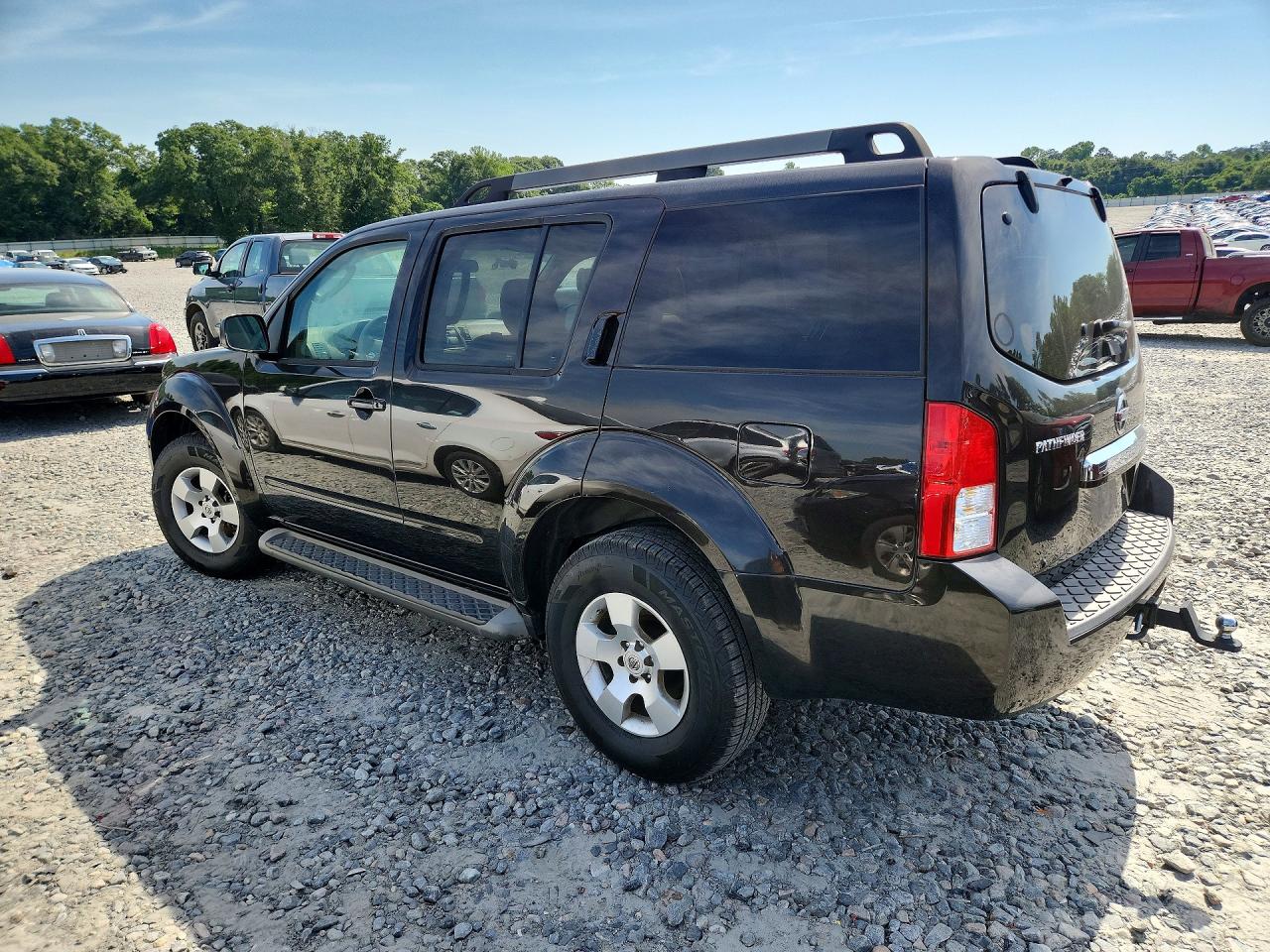 Nissan Pathfinder S