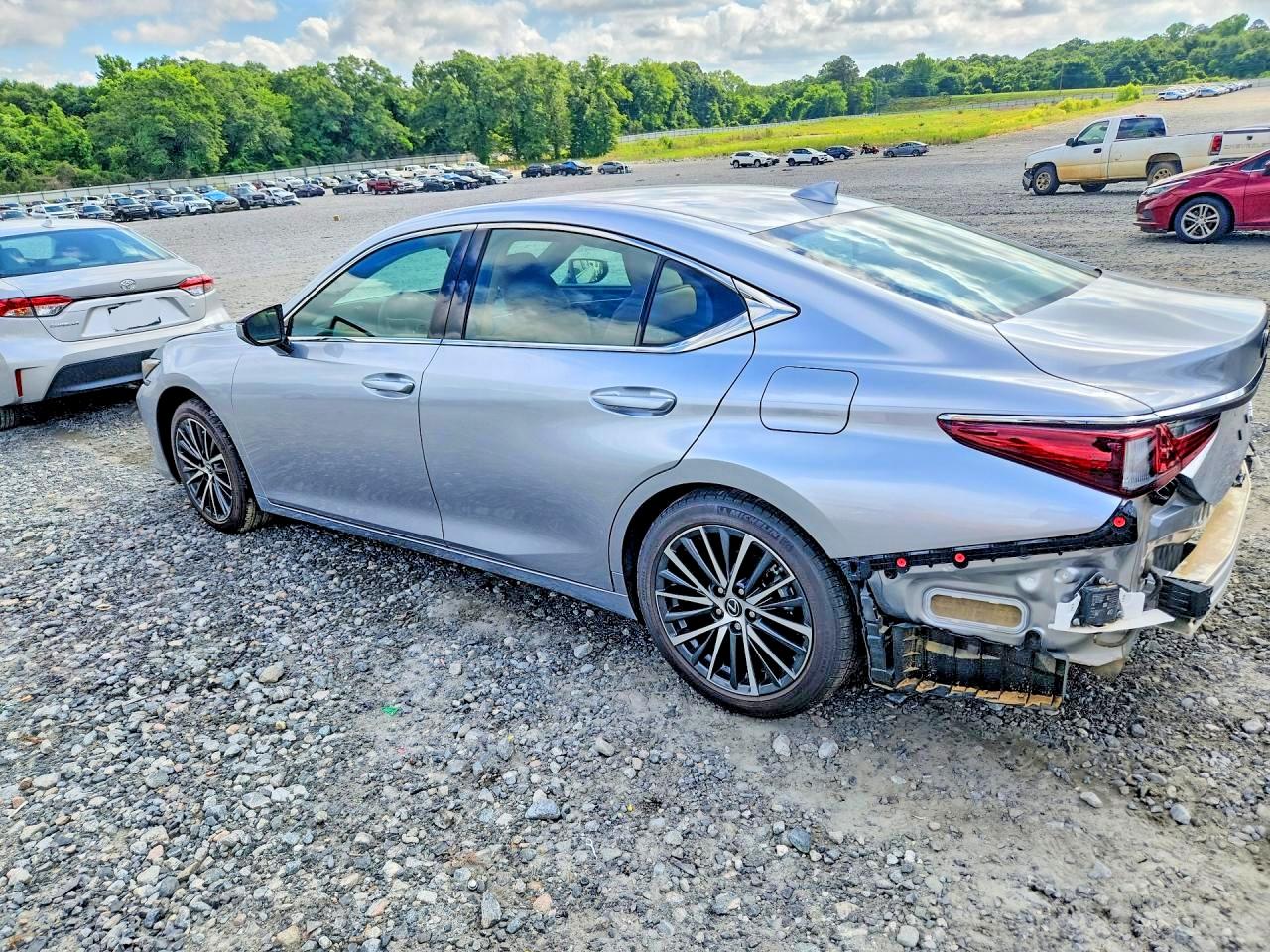 Lexus Es Base