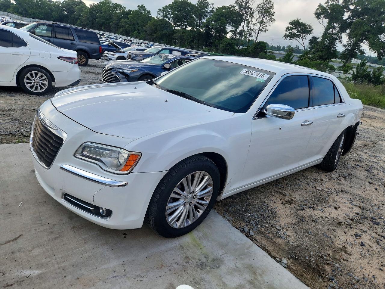 Salvage Chrysler 300 Image
