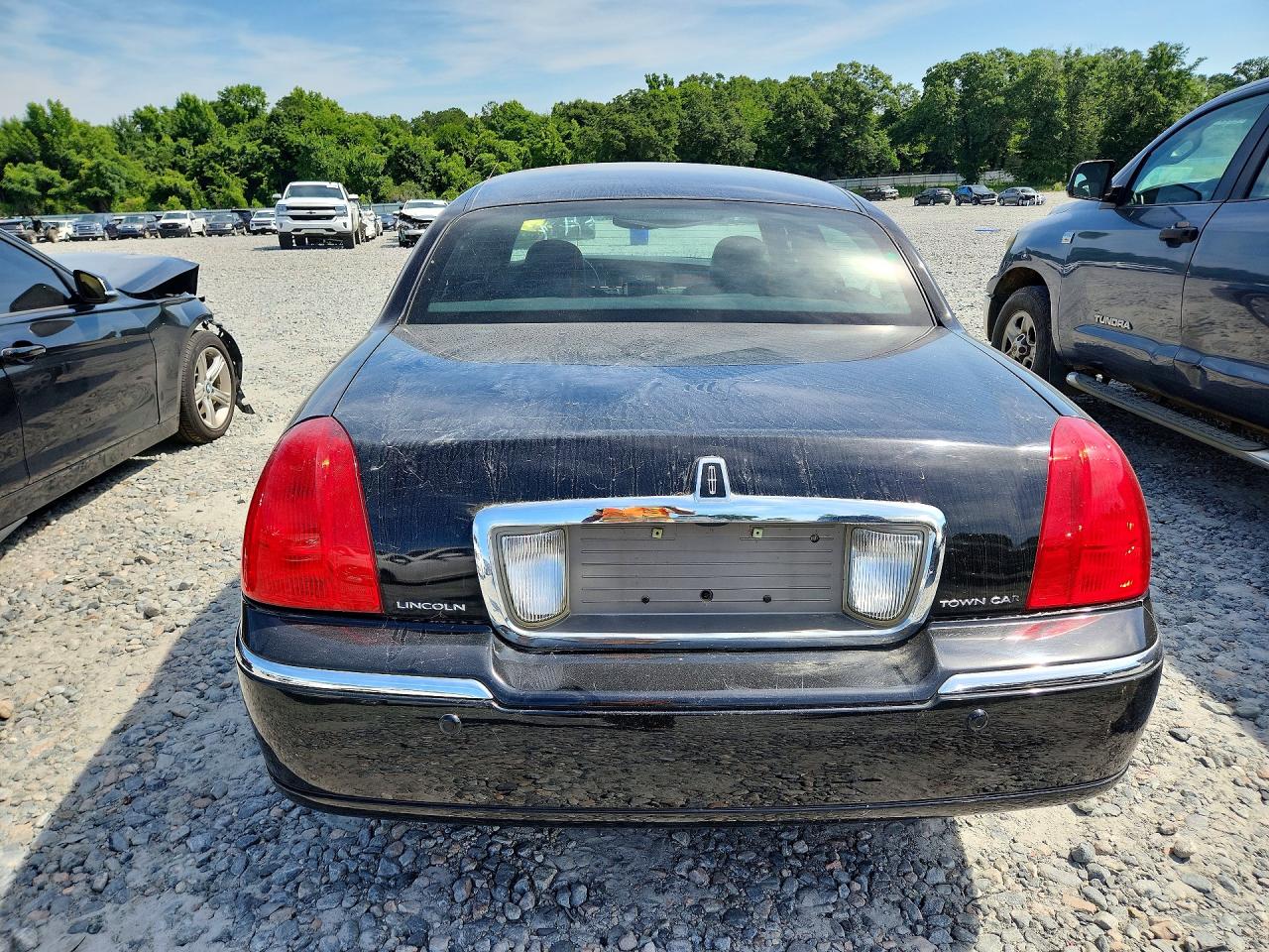 Lincoln Towncar Signature Long Wheelbase