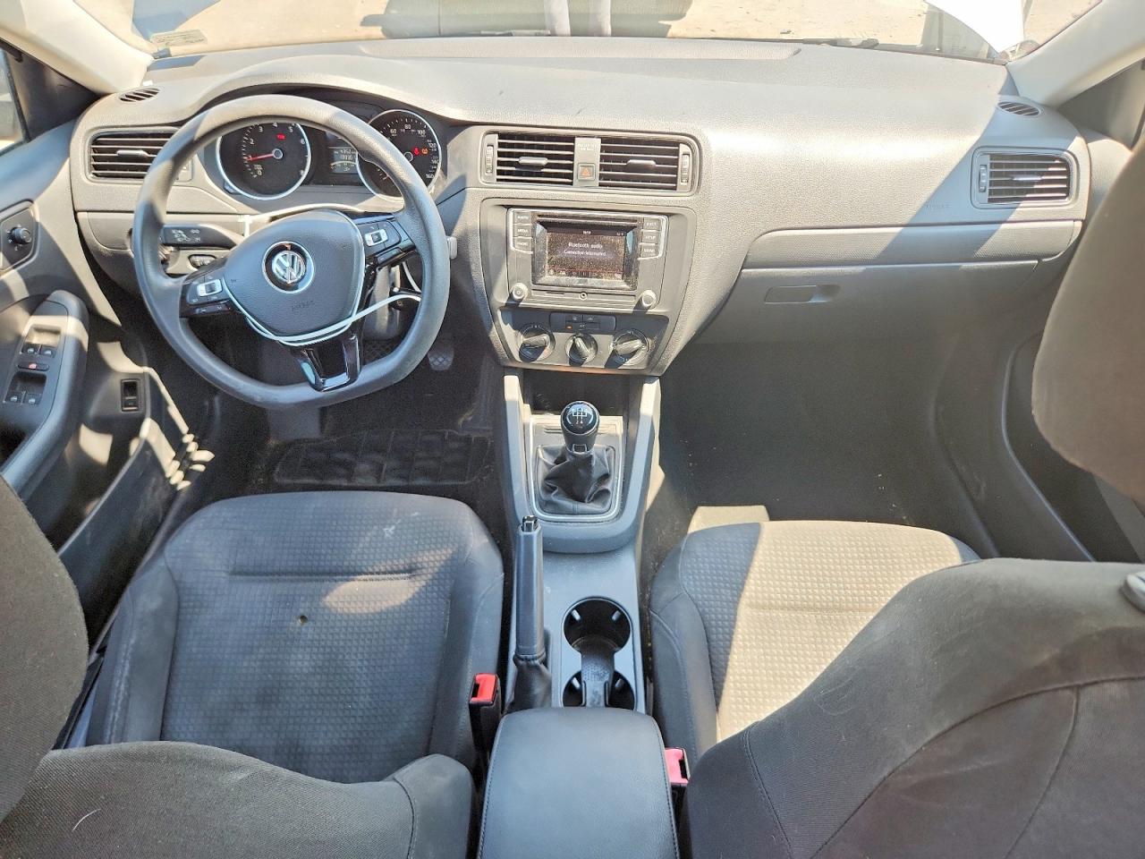 Volkswagen Jetta S