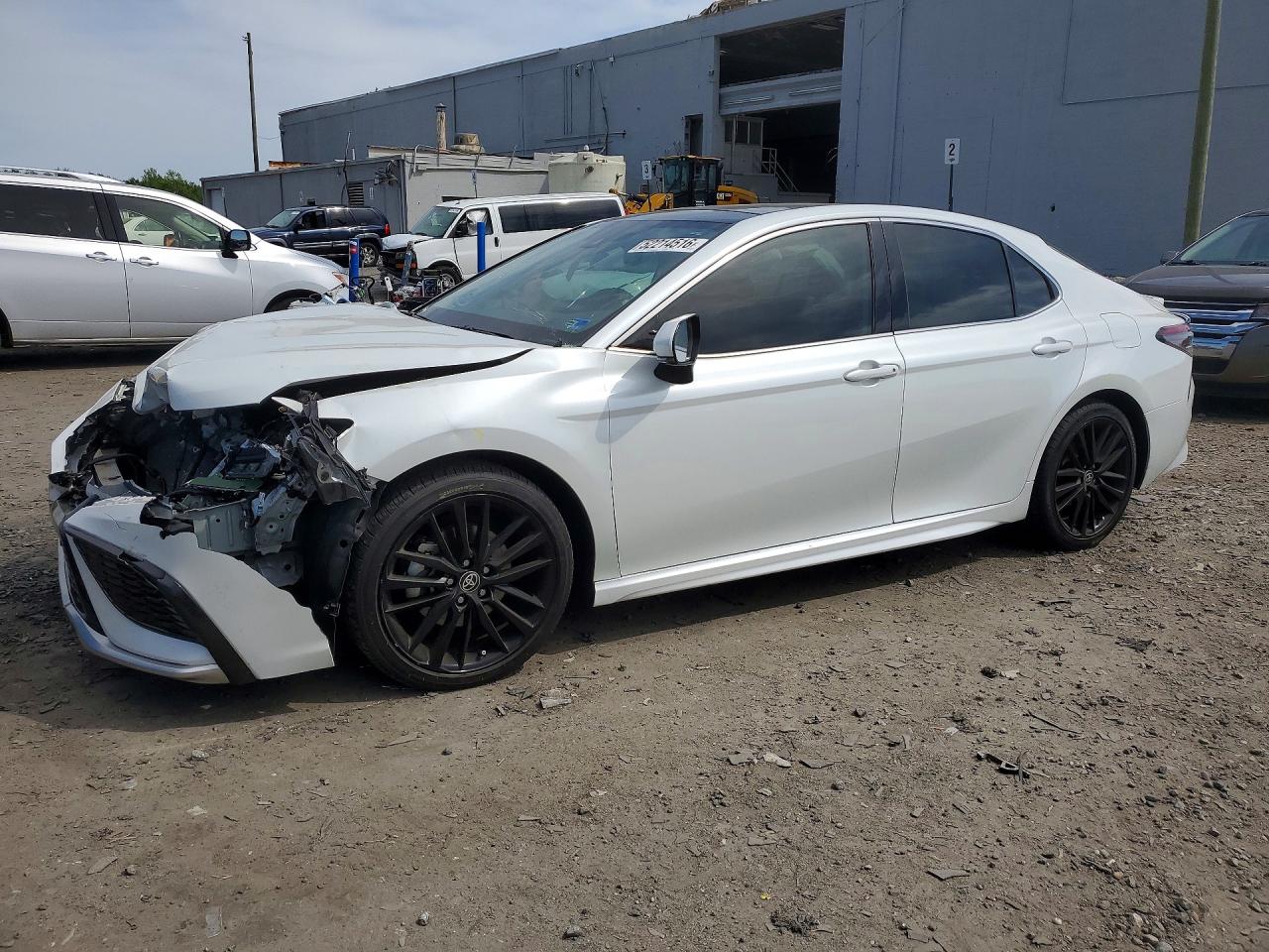 Salvage Toyota Camry Image