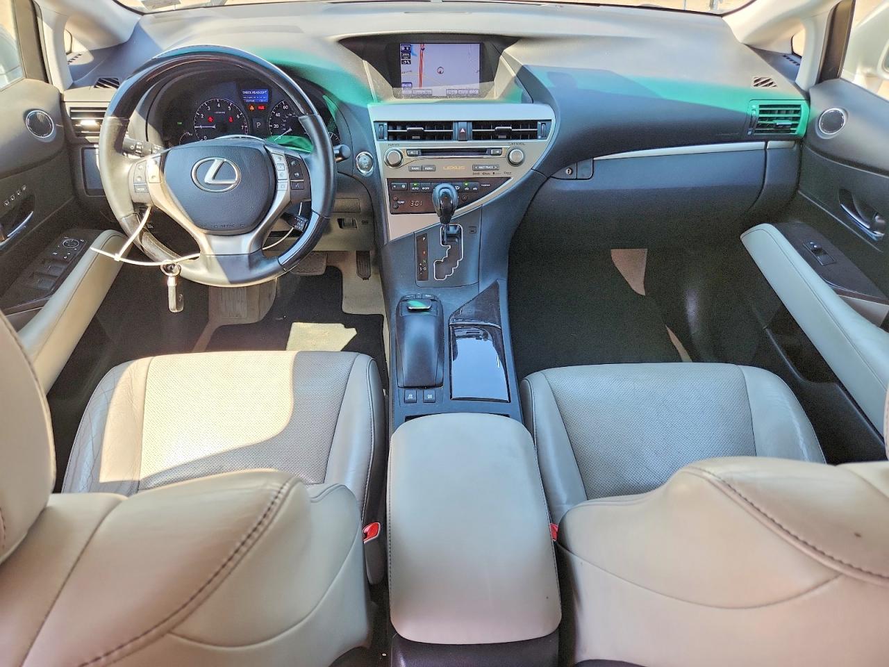 Lexus RX Base