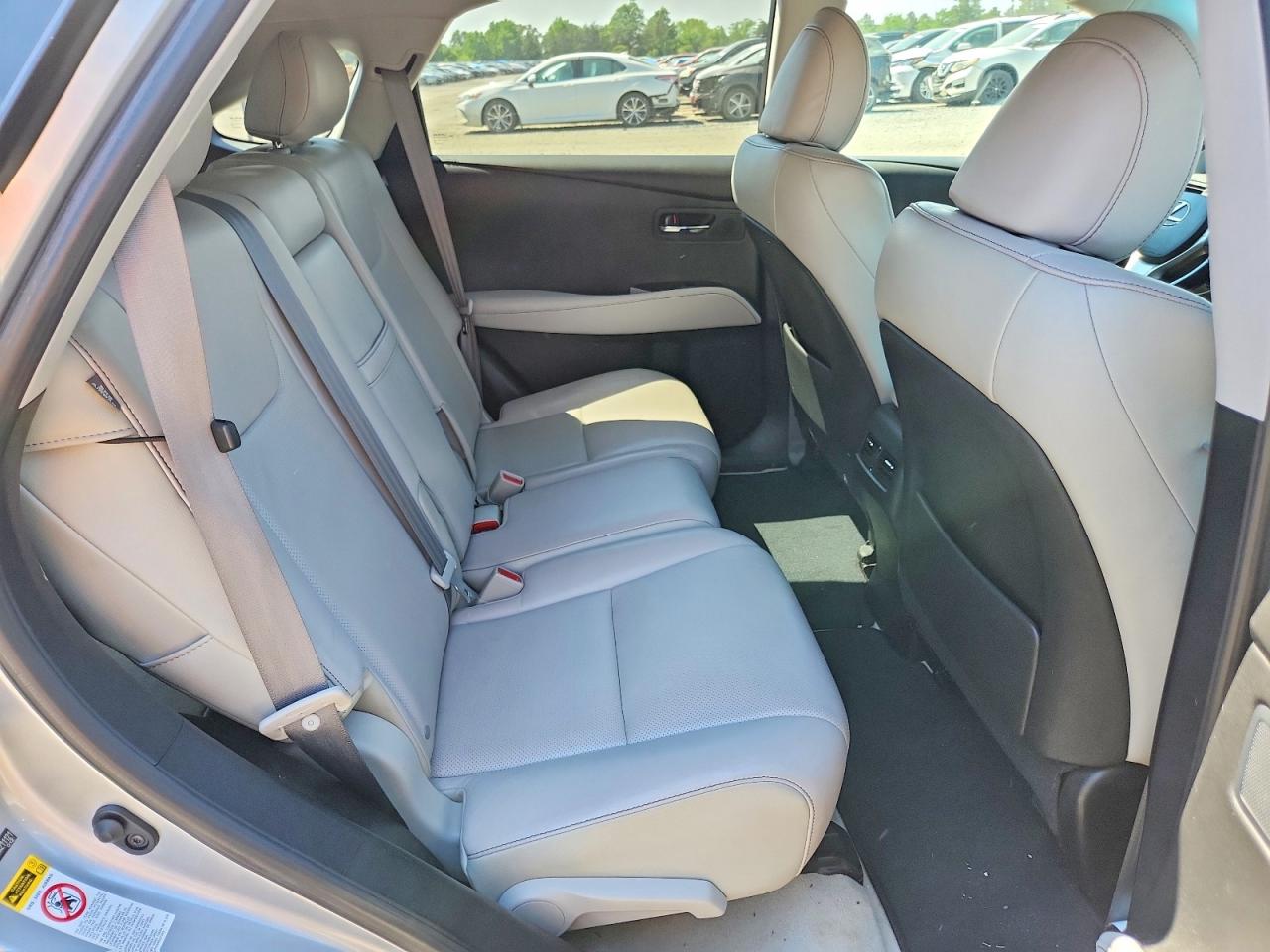 Lexus RX Base