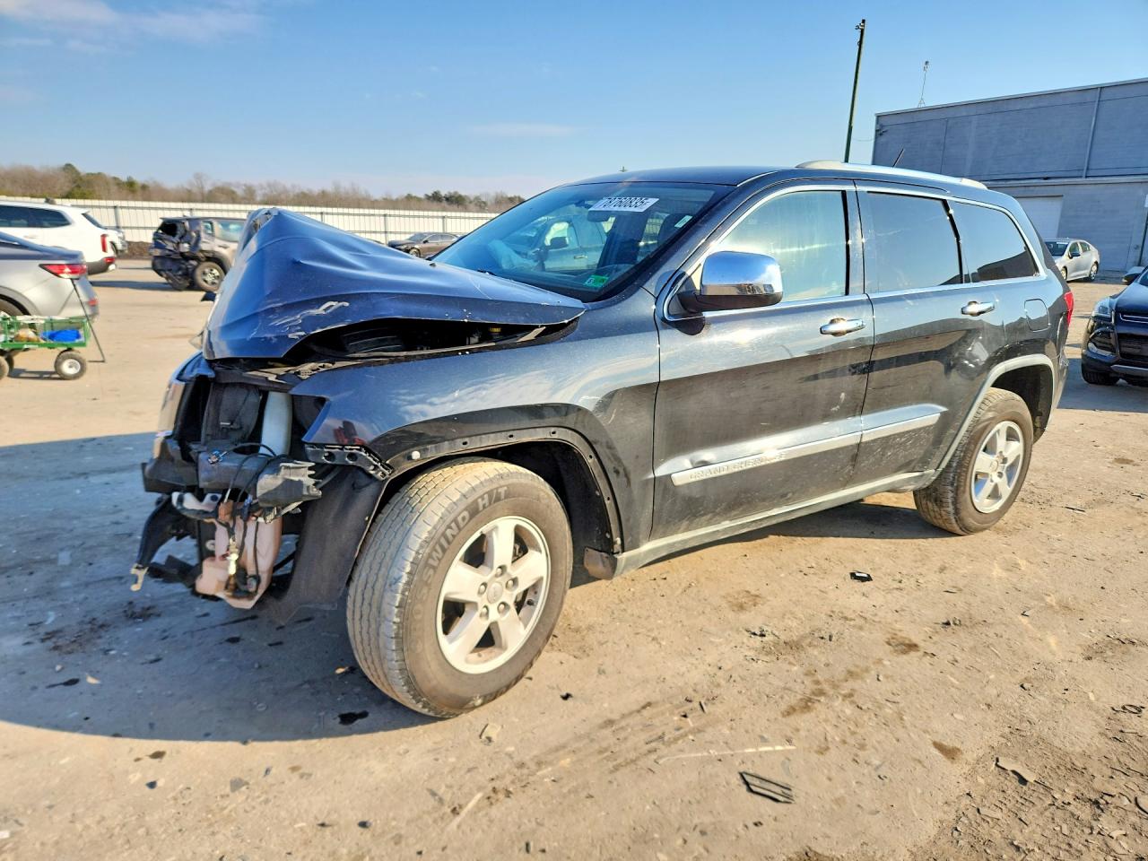 Salvage Jeep Grand Cherokee Image