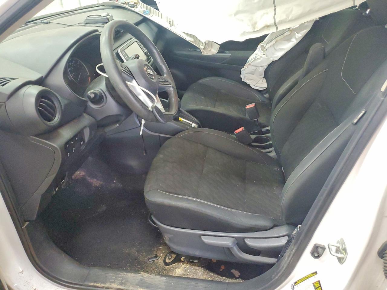 Nissan Kicks S