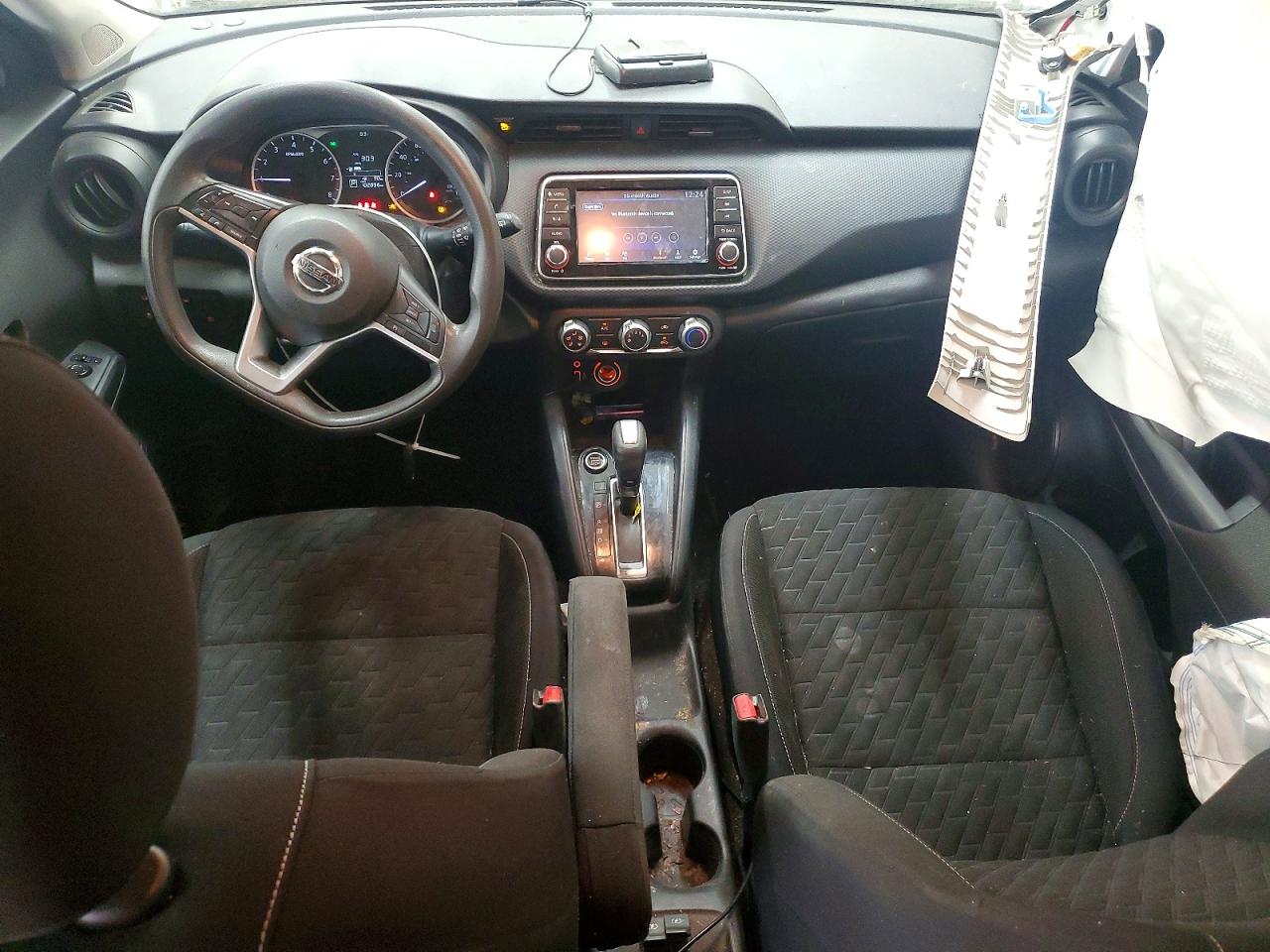Nissan Kicks S
