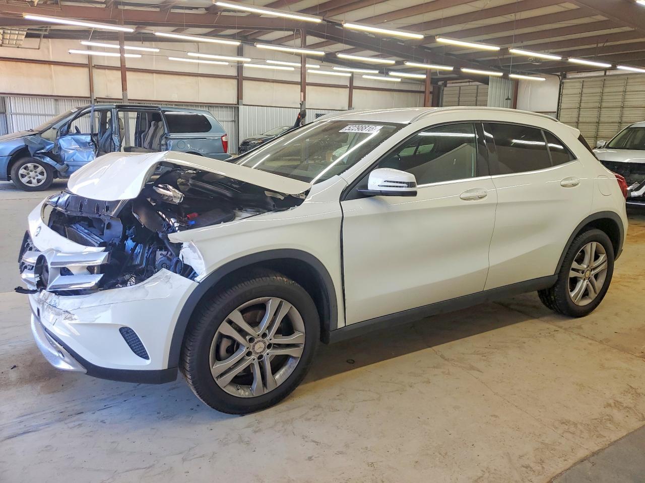 Salvage Mercedes-Benz GLA Image