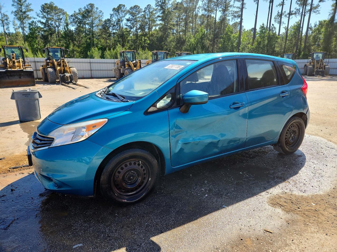 Salvage Nissan Versa Image