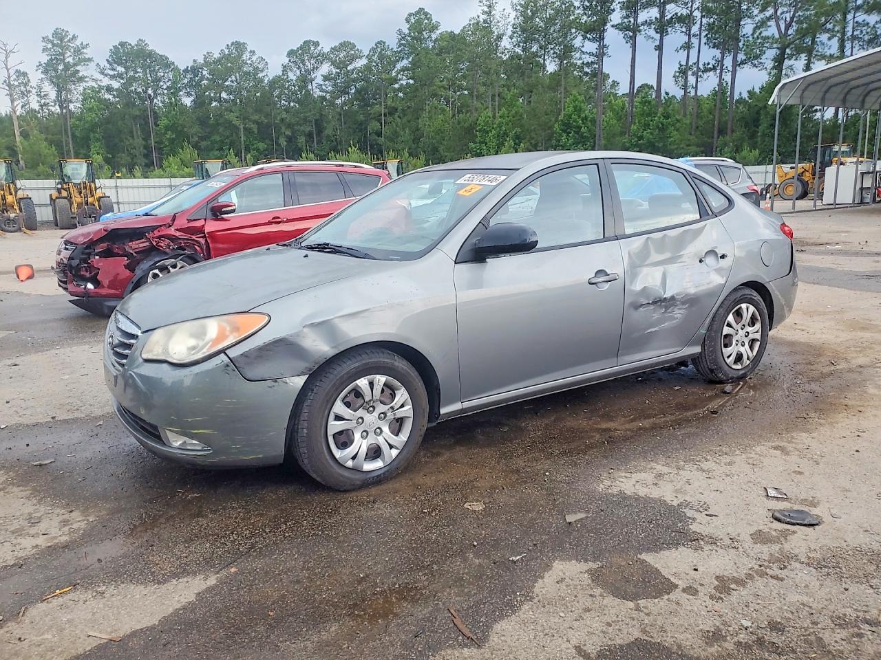 Salvage Hyundai ELANTRA Image