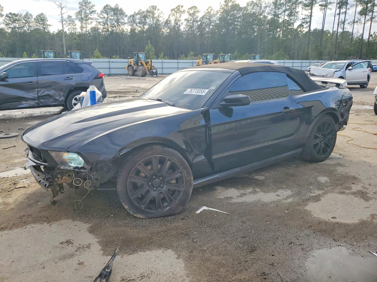 Salvage Ford Mustang Image