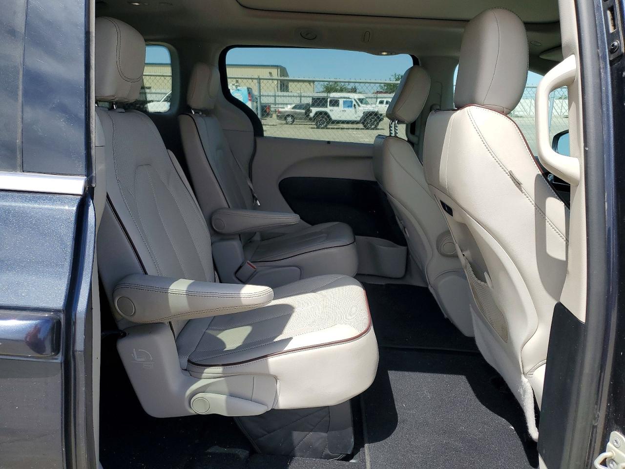 Chrysler Pacifica Limited
