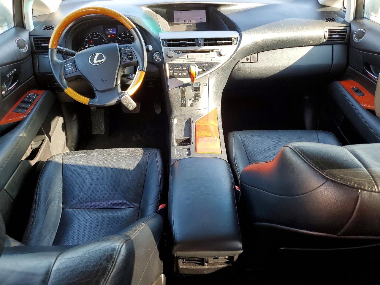 Lexus RX Base