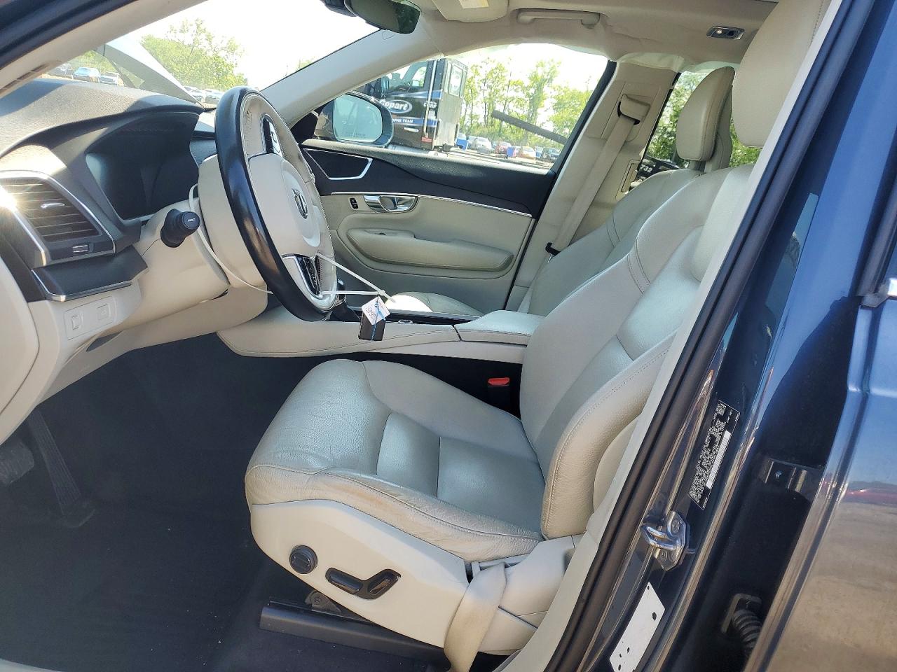 Volvo XC90 T5 Momentum