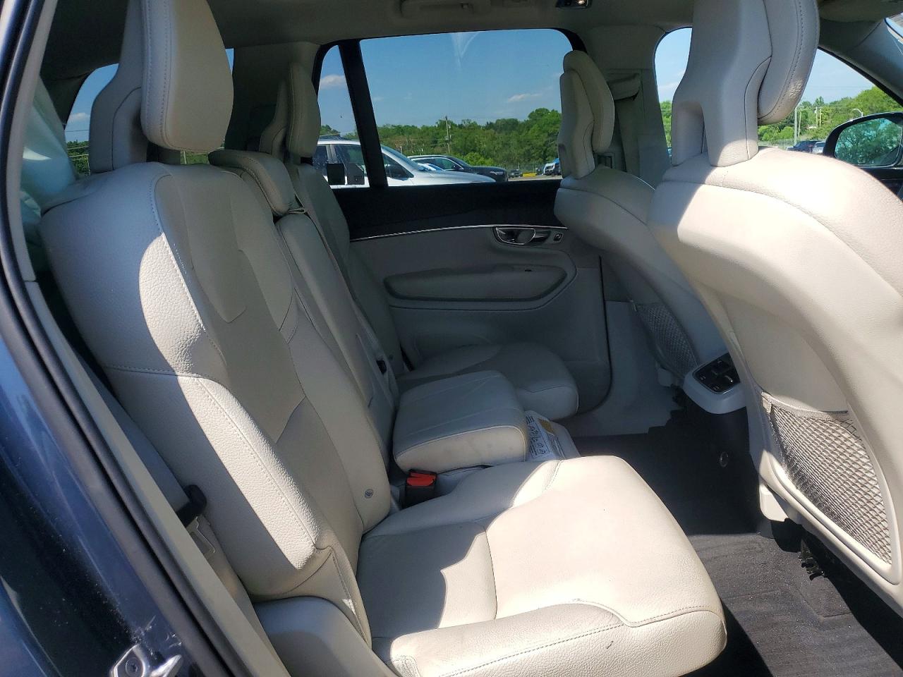 Volvo XC90 T5 Momentum