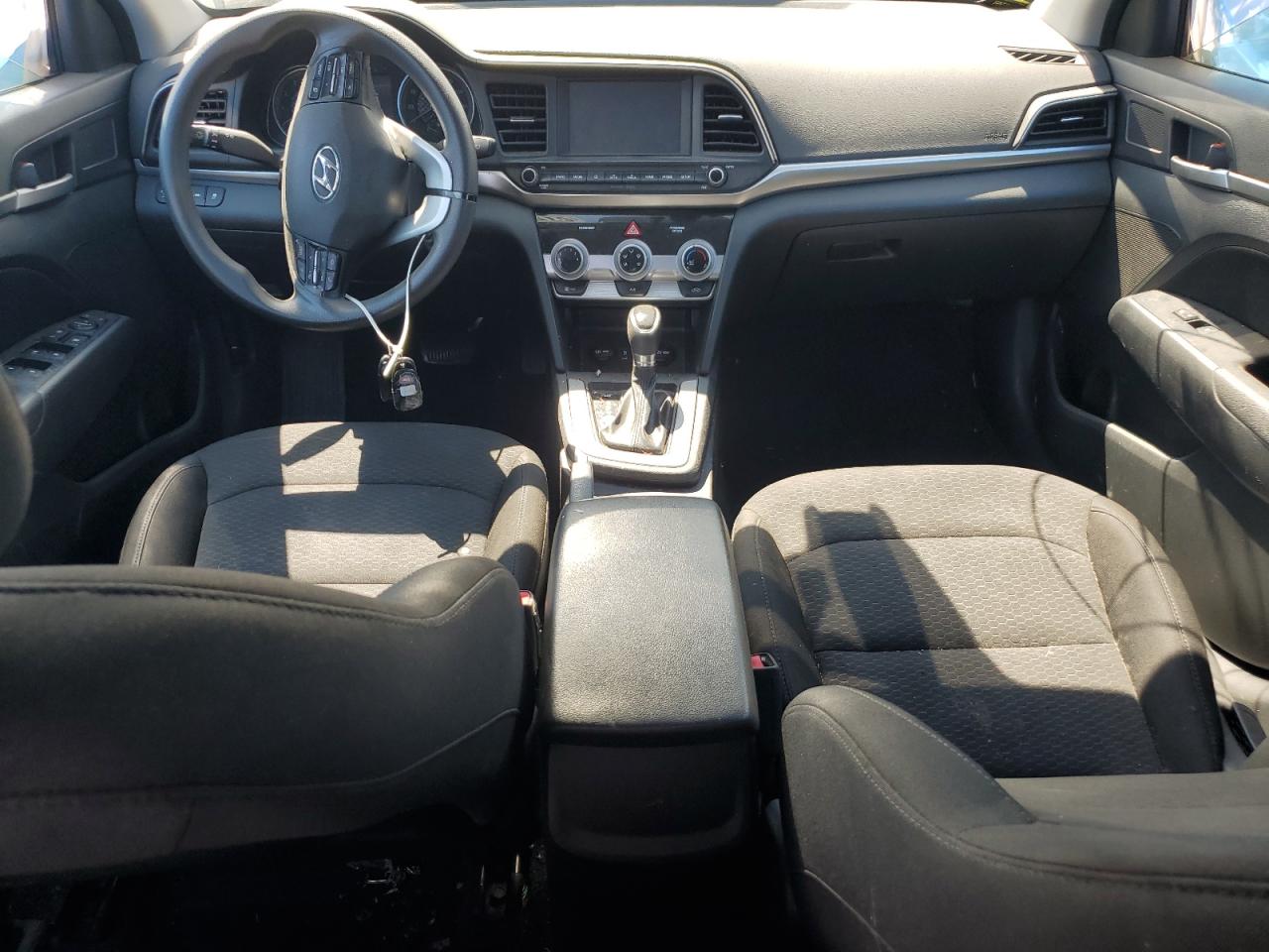 Hyundai ELANTRA Sel