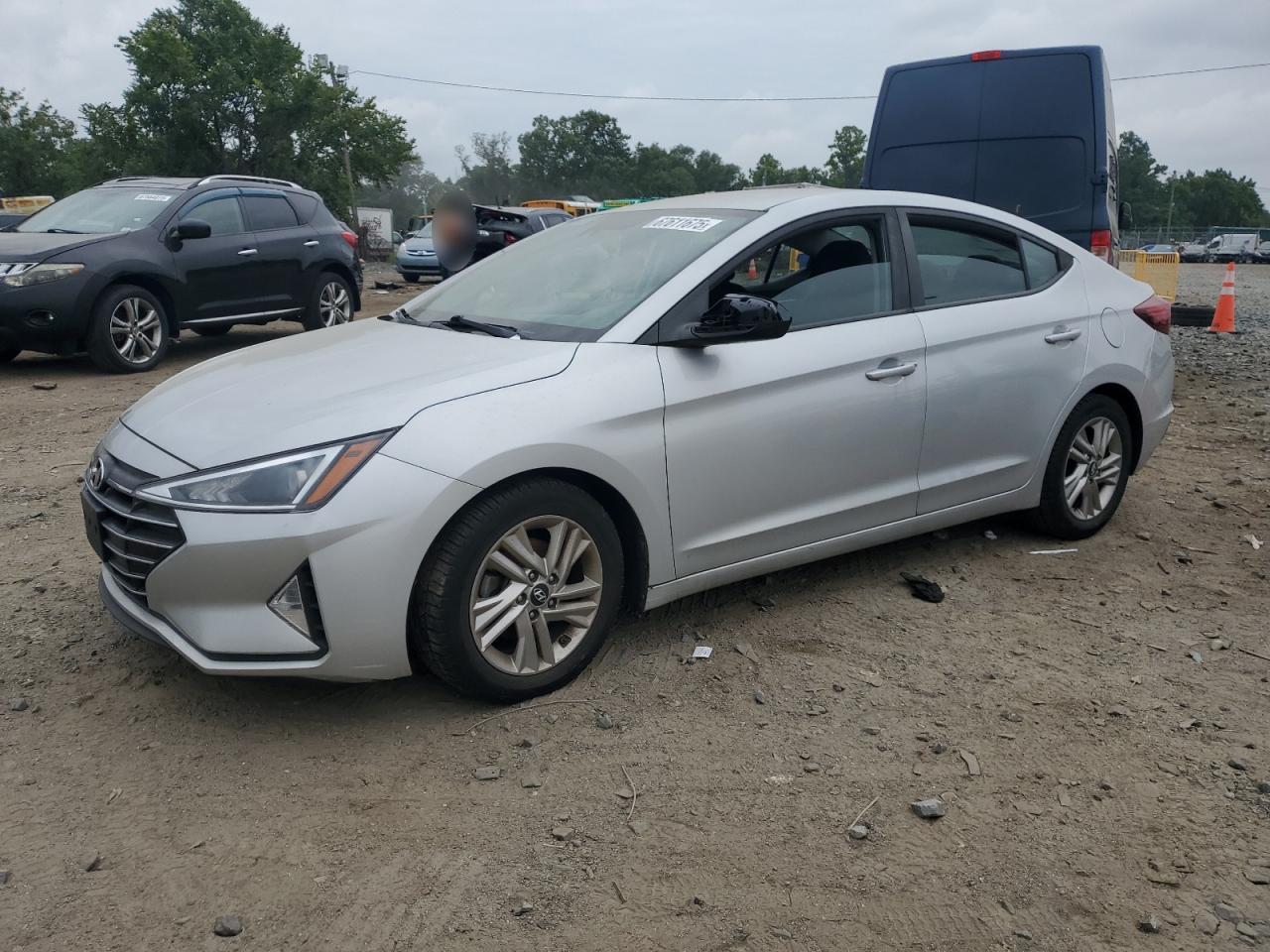 Salvage Hyundai ELANTRA Image