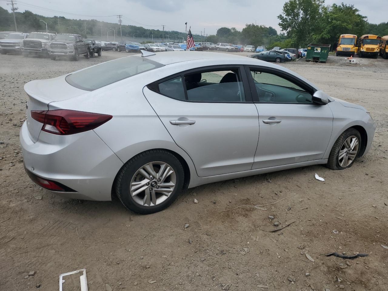Hyundai ELANTRA Sel