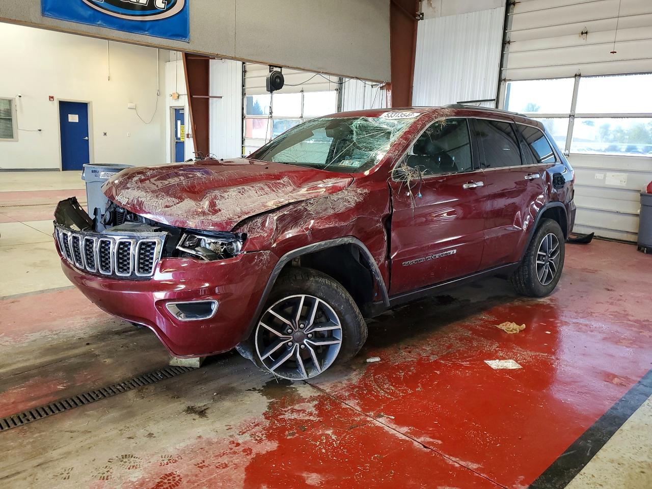 Salvage Jeep Grand Cherokee Image