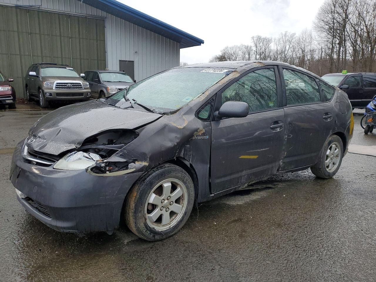Salvage Toyota Prius Image