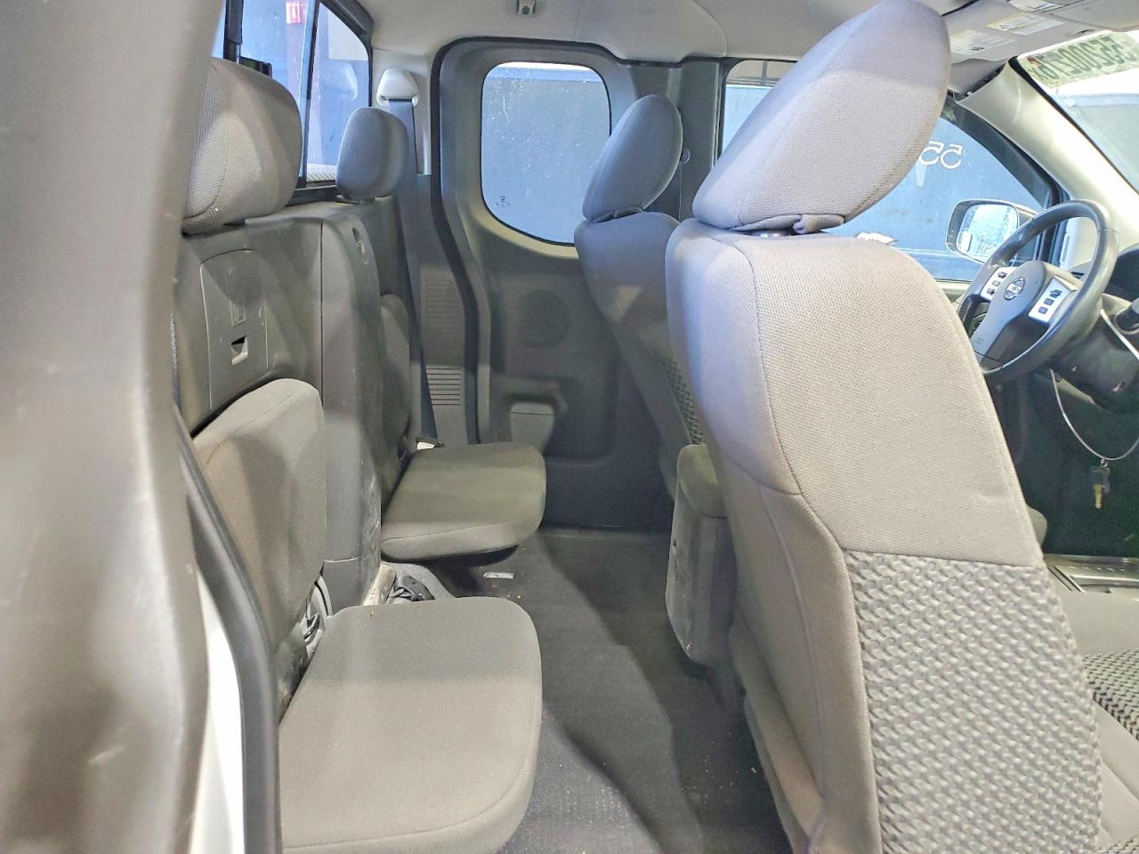 Nissan Frontier Sv