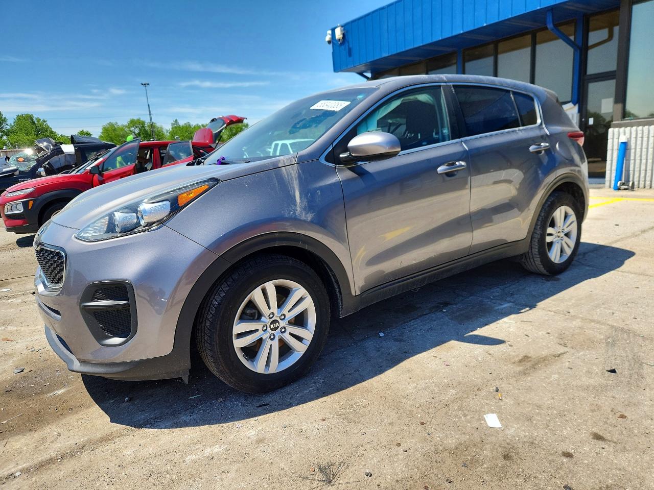 Salvage Kia Sportage Image