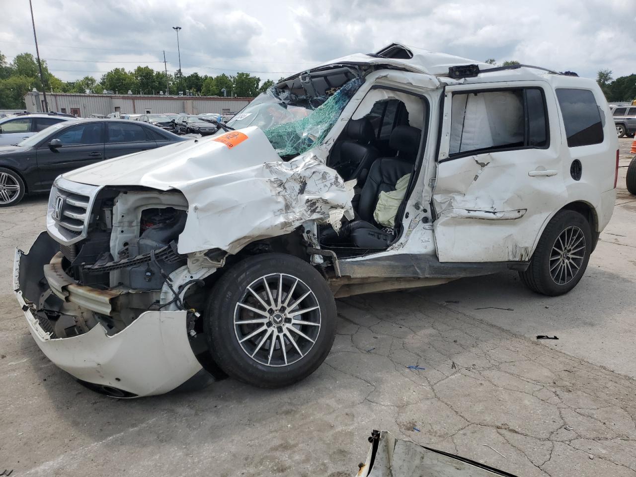 Salvage Honda Pilot Image