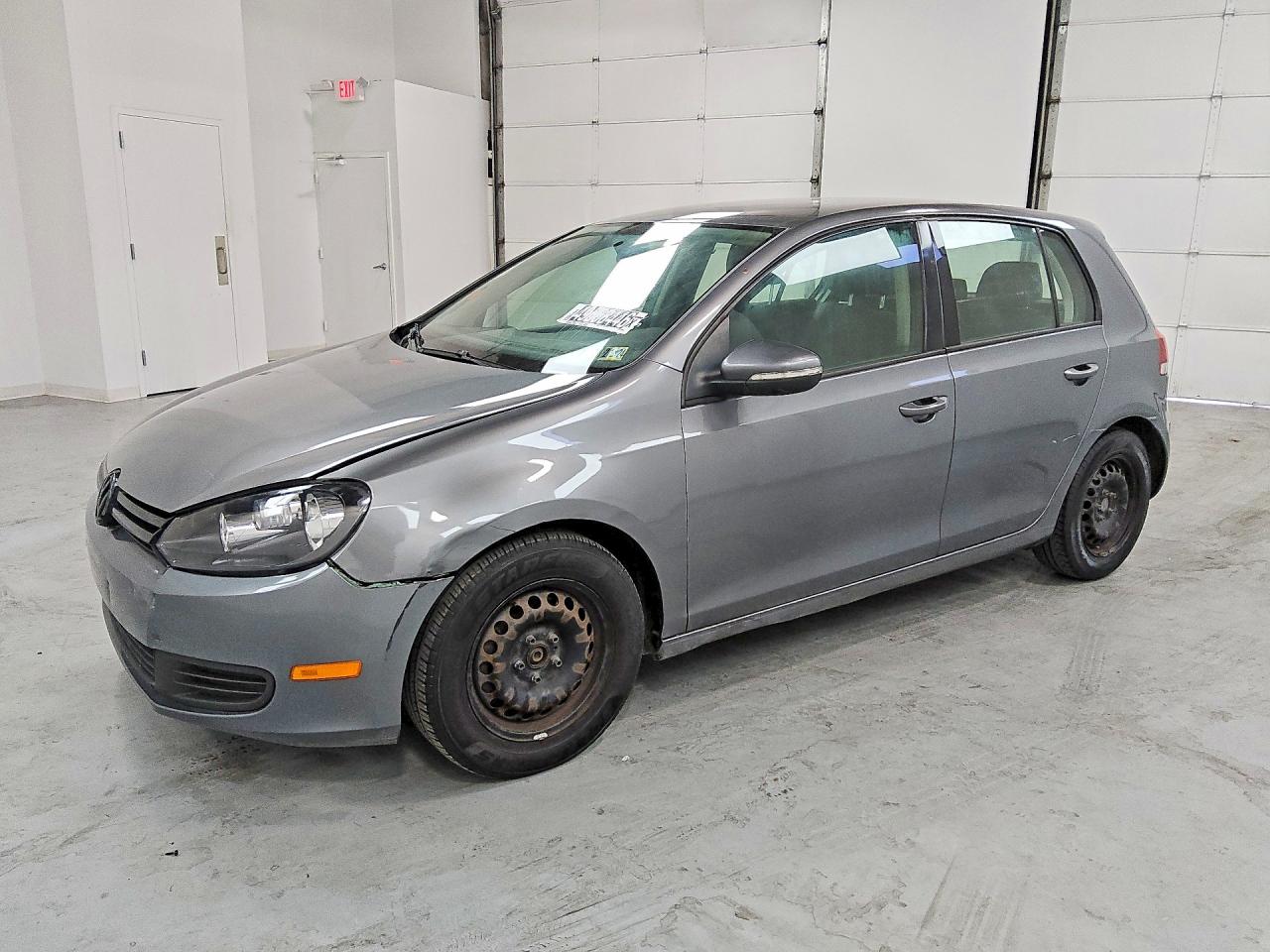 Salvage Volkswagen Golf Image